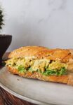 Veganes Chicken-Curry Sandwich